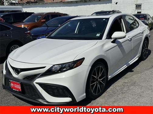 2022 Toyota Camry SE