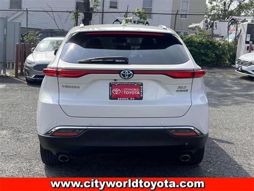 2022 Toyota Venza XLE