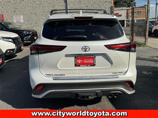 2022 Toyota Highlander XSE