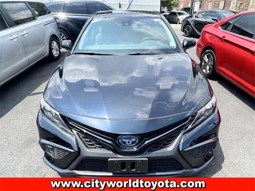 2024 Toyota Camry Hybrid SE