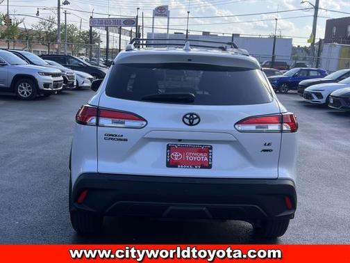 2022 Toyota Corolla Cross LE