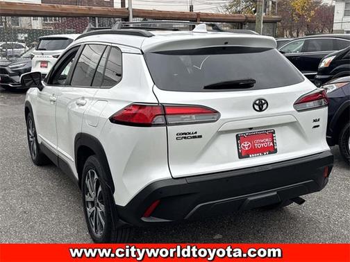 2022 Toyota Corolla Cross XLE