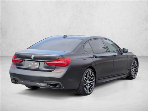 2019 BMW 740 740i