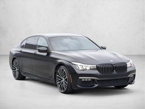 2019 BMW 740 740i