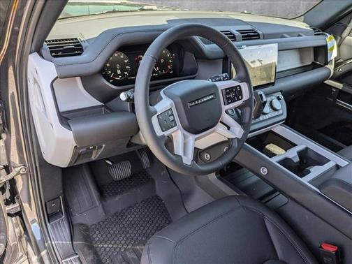2025 Land Rover Defender 110 P400 X-Dynamic SE