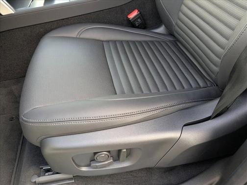 2026 Land Rover Discovery Sport Landmark