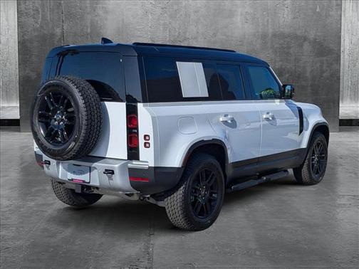 2025 Land Rover Defender 110 P400 S