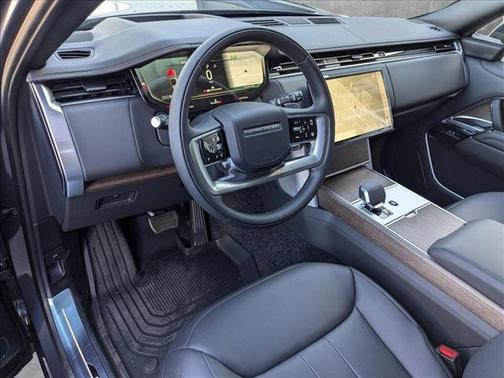 2025 Land Rover Range Rover P530 SE
