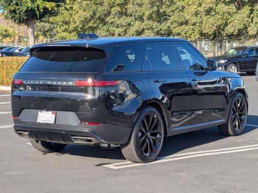 2025 Land Rover Range Rover Sport SE