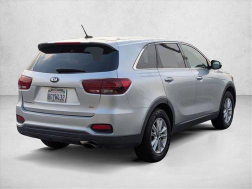 Sparkling Silver 2019 Kia Sorento LX