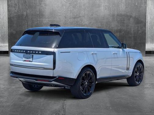 2025 Land Rover Range Rover P530 SE
