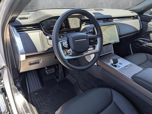 2025 Land Rover Range Rover P530 SE