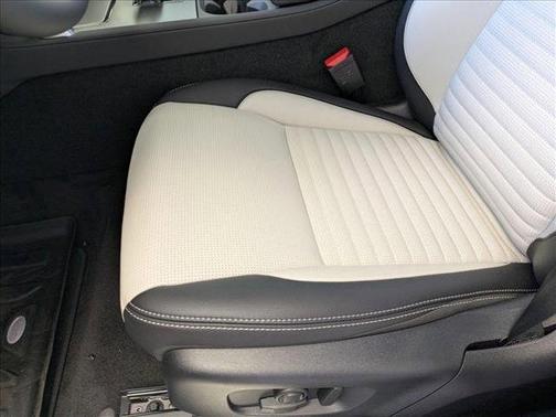 2025 Land Rover Discovery Sport Dynamic SE