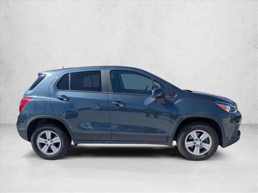Shadow Gray Metallic 2022 Chevrolet Trax LS