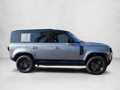 2023 Land Rover Defender 110 X-Dynamic SE