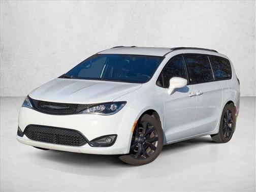2018 Chrysler Pacifica Touring-L Plus