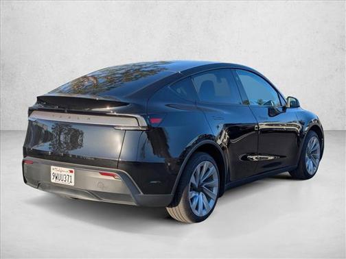 2026 Tesla Model Y Premium Rear-Wheel Drive