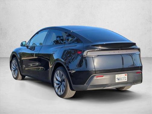 2026 Tesla Model Y Premium Rear-Wheel Drive