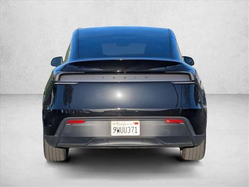 2026 Tesla Model Y Premium Rear-Wheel Drive