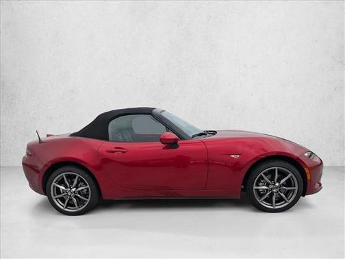 Soul Red Crystal Metallic 2022 Mazda MX-5 Miata Grand Touring