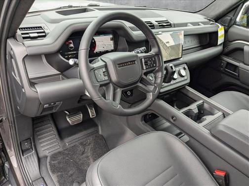 2025 Land Rover Defender P635 OCTA