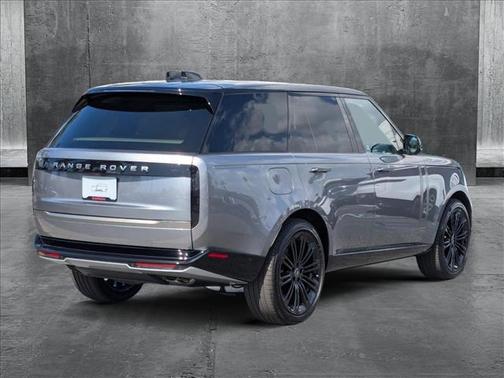 2025 Land Rover Range Rover P530 SE