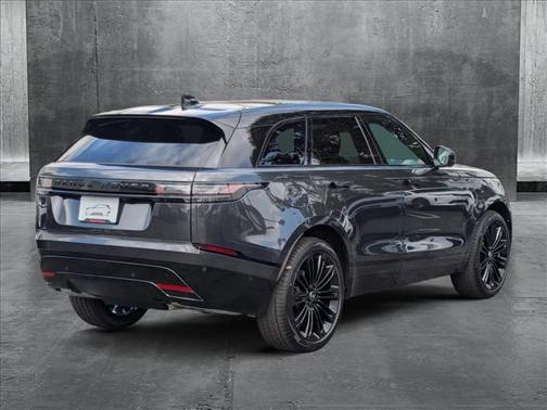 2026 Land Rover Range Rover Velar Dynamic SE