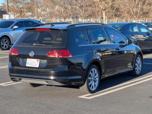 2016 Volkswagen Golf SportWagen TSI SE 4-Door