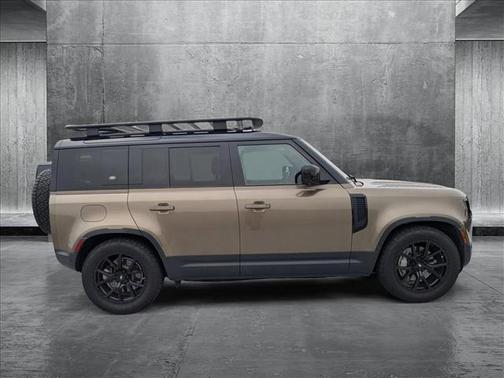 2021 Land Rover Defender 110 SE