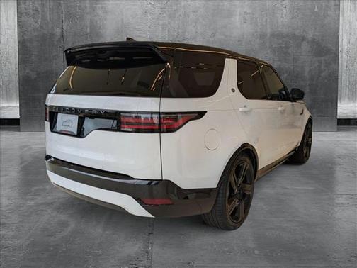 2025 Land Rover Discovery P360 Dynamic SE