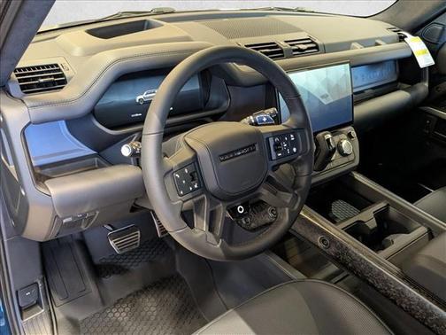 2026 Land Rover Defender OCTA