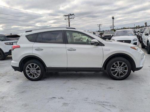 2018 Toyota RAV4 Hybrid SE