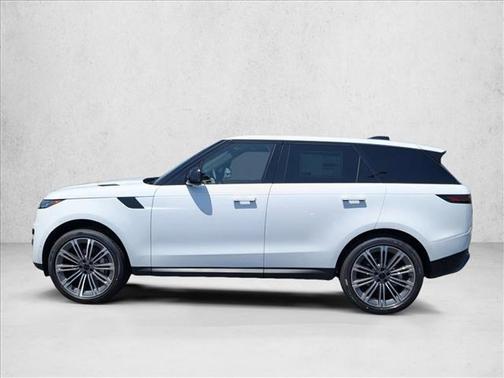 Fuji White 2026 Land Rover Range Rover Sport SE