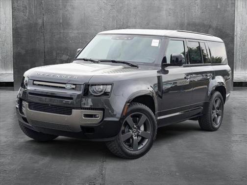 2025 Land Rover Defender 130 P400 X-Dynamic SE