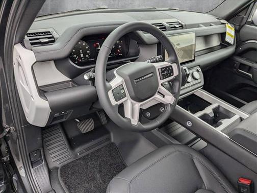 2025 Land Rover Defender 130 P400 X-Dynamic SE