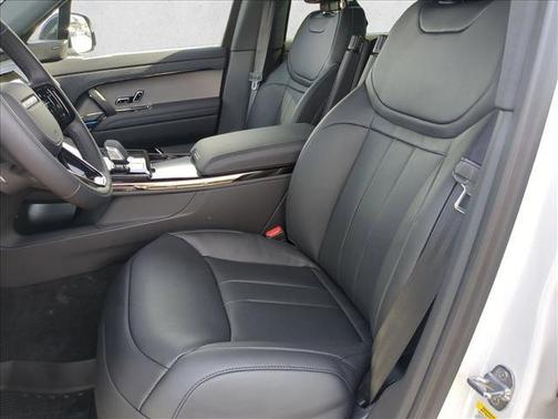 2026 Land Rover Range Rover Sport SE