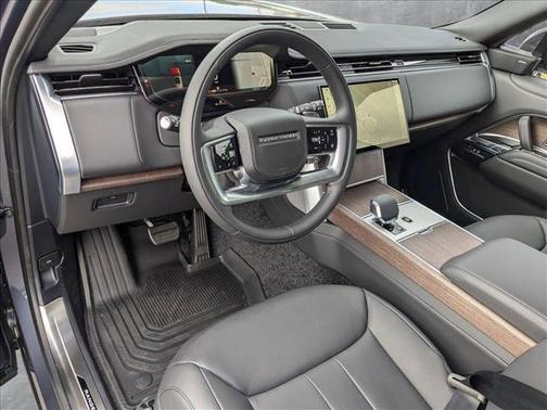 2025 Land Rover Range Rover P400 SE