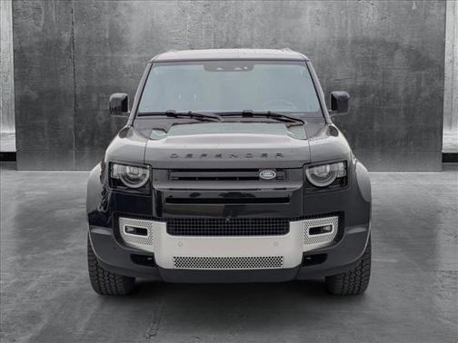 2025 Land Rover Defender 110 P400 S