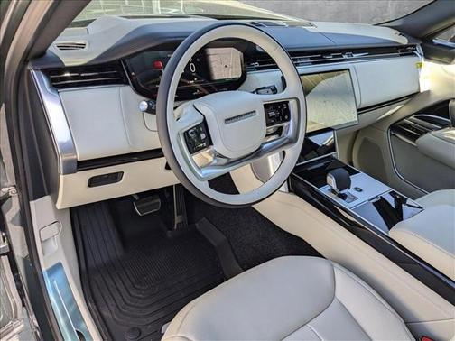 2025 Land Rover Range Rover P530 SE