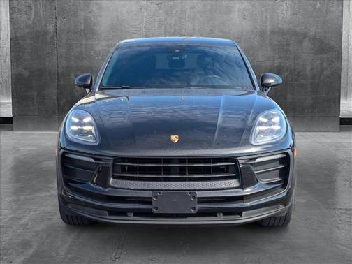 2022 Porsche Macan Base