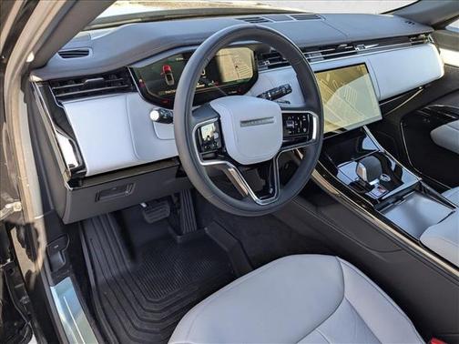 2026 Land Rover Range Rover Sport SE