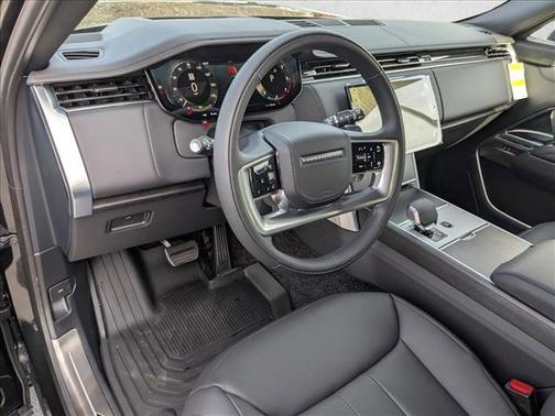 2026 Land Rover Range Rover P400 SE