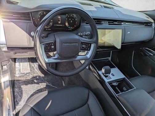 2025 Land Rover Range Rover P530 SE