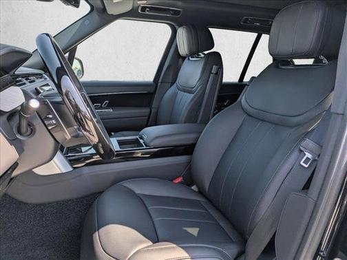 2025 Land Rover Range Rover P530 SE