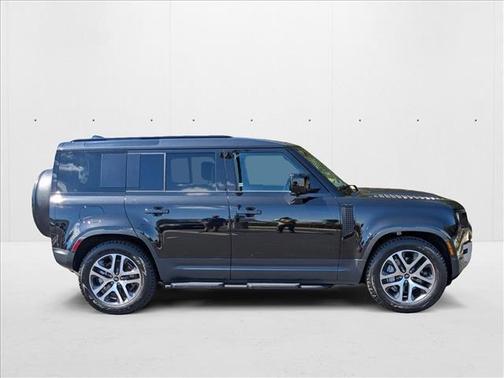 2025 Land Rover Defender 110 P400 S