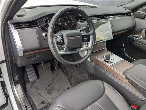 2025 Land Rover Range Rover P400 SE