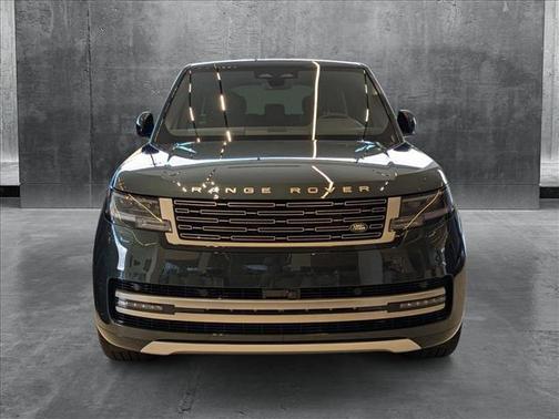 2025 Land Rover Range Rover P530 SE