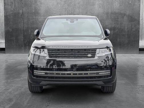 2025 Land Rover Range Rover P530 SE