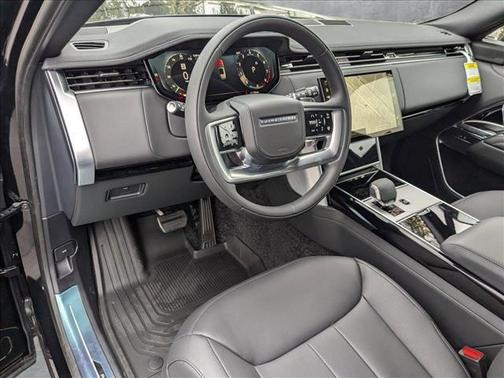 2025 Land Rover Range Rover P530 SE