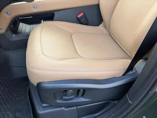 2026 Land Rover Defender P500 X-Dynamic SE